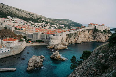 Best eSIM for a Multi-Country Europe Summer Trip (One Plan vs Several)
